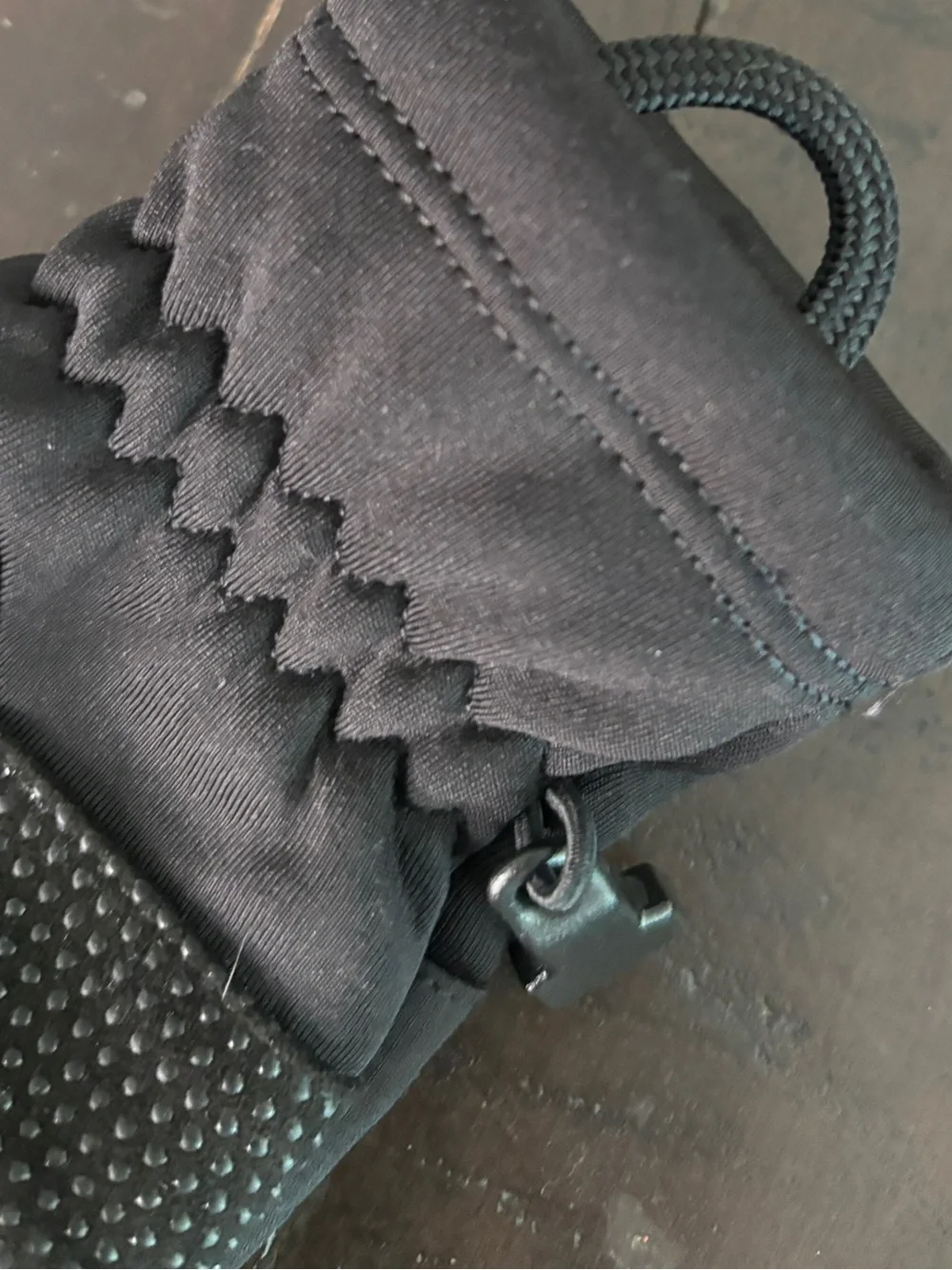 The North Face Kid’s Black Logo Winter Gloves